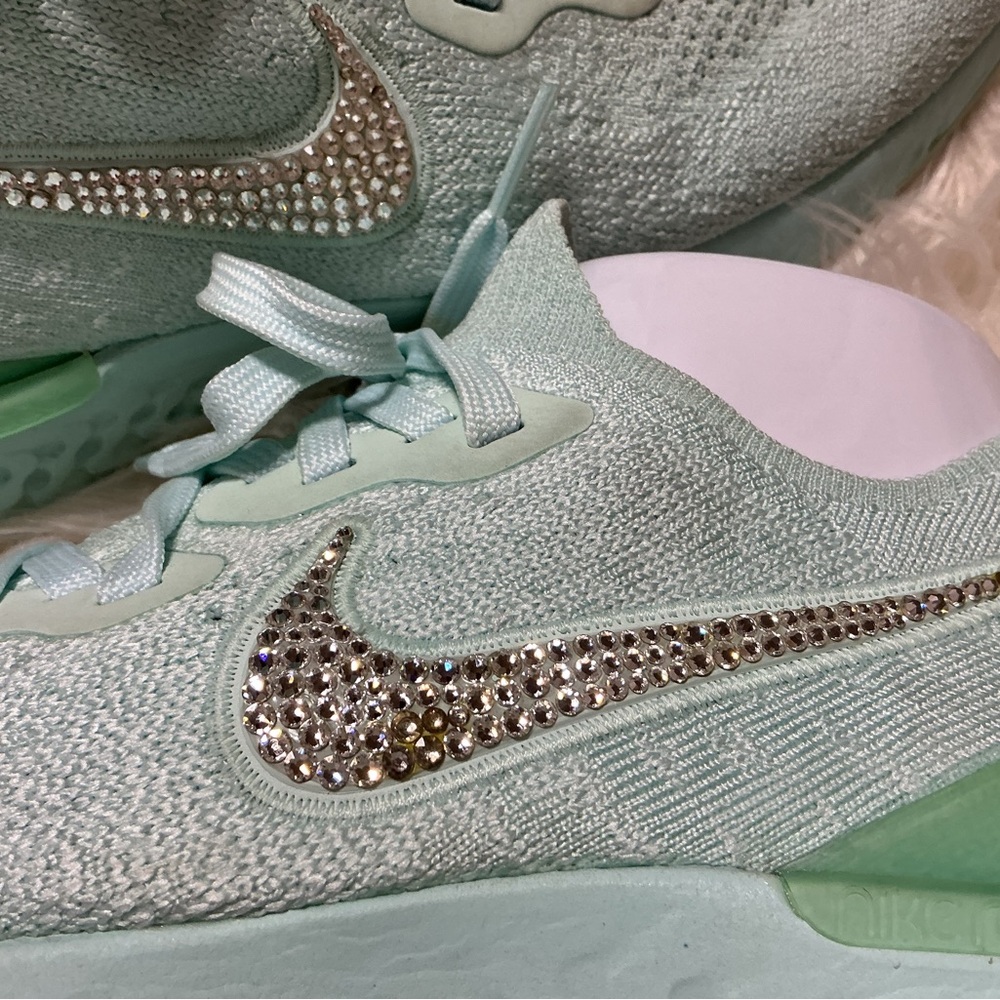 Women’s Nike EpicReact sneaker sz 9